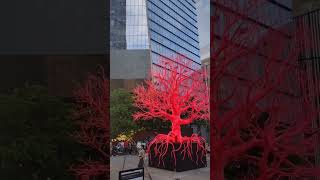 New York. The red tree