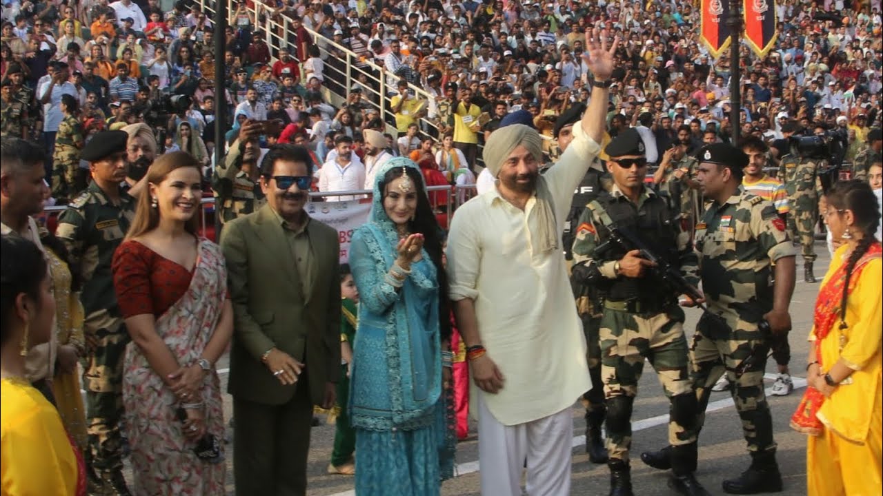 Border pe "Gadar" Sunny Deol और Ameesha Patel पहुँचे AttariWagah