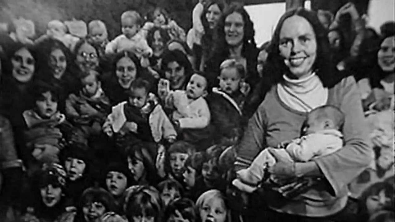 עם כתוביות בעברית  Birth Story  Ina May Gaskin and the Farm Midwives   Trailer