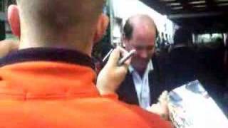 The Office Star, Brian Baumgartner (Kevin) sign for Fans