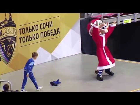 Танцевальный батл: Лео vs Руслан Громов (чемпион России 2014 года по Брейк-Дансу)из YouTube · Длительность: 2 мин18 с Танцевальный батл: Лео vs Руслан Громов (чемпион России 2014 года по Брейк-Дансу)из YouTube · Длительность: 2 мин18 с