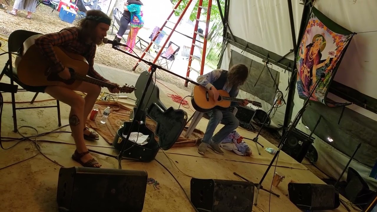 Derrick Manley and Noah Earth perform 'Roughneck' (Johnny Cash)