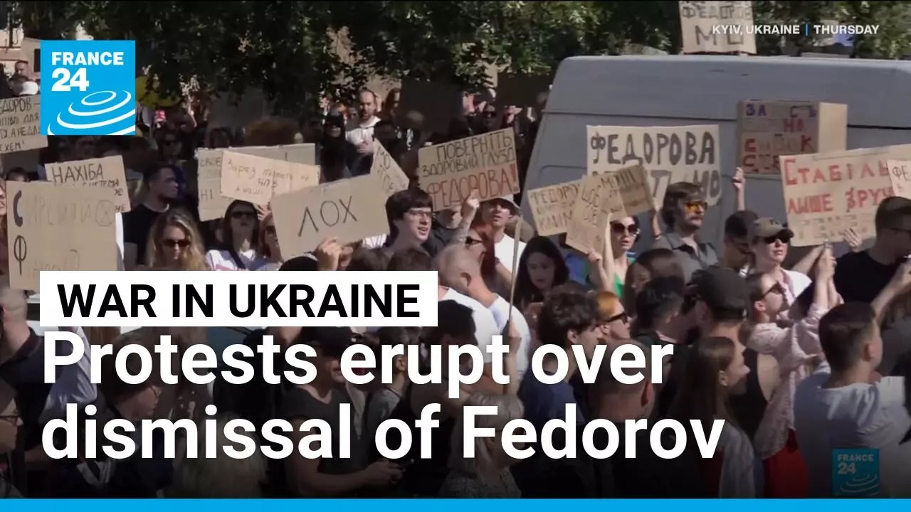 Zelensky's dismissal of Ukraine's defence chief sparks political crisis • FRANCE 24 English