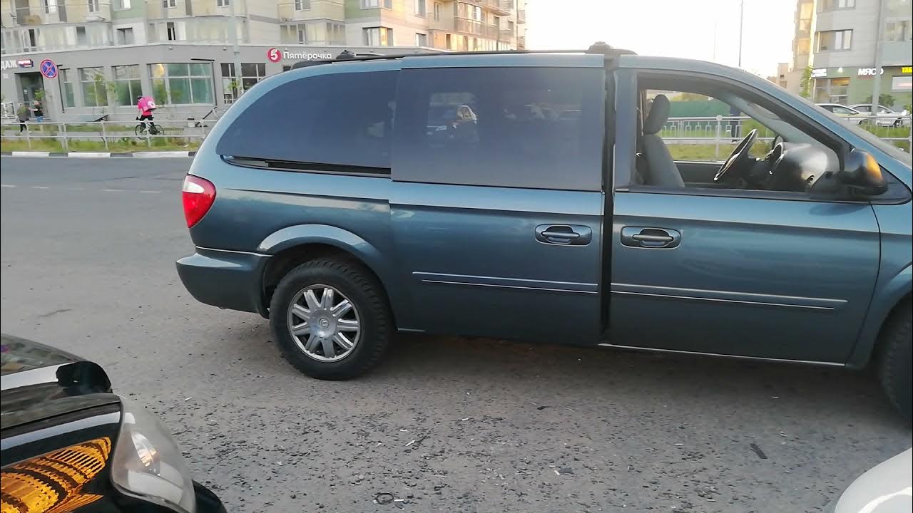 Двери додж караван купить. Dodge Caravan 4 багажник. Dodge Caravan 2002 двери. Додж Караван 4 графит. Додж Караван 4 тёмно-синий лакированный.