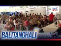 Mga bibili ng P20/kg bigas, matiyagang pumila sa tanggapan... | Balitanghali