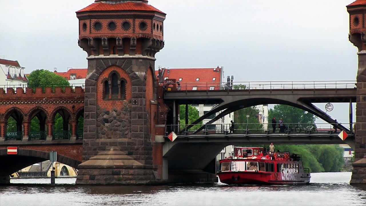 Berlin Sightseeing Cruise on the River Spree