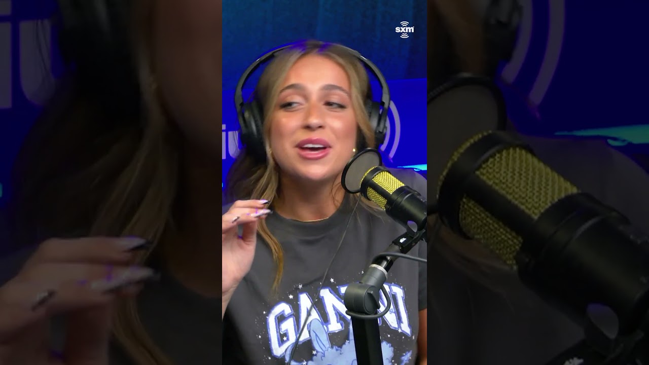 Tate McRae on "No Boyfriends, No Problems" T-Shirt 