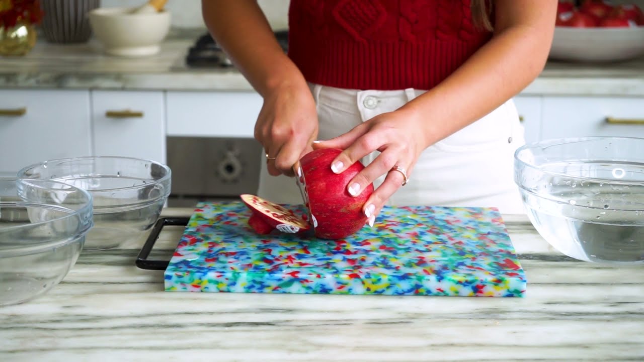 How to Open a Pomegranate