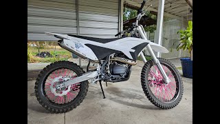 Apollo Thunder 250cc dirt bike.