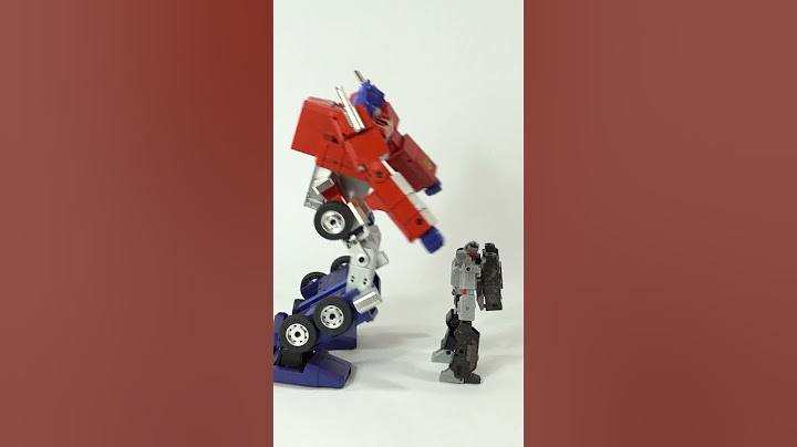 My Robosen Elite Optimus Prime Died Mid Shoot #shorts #transformers #optimusprime