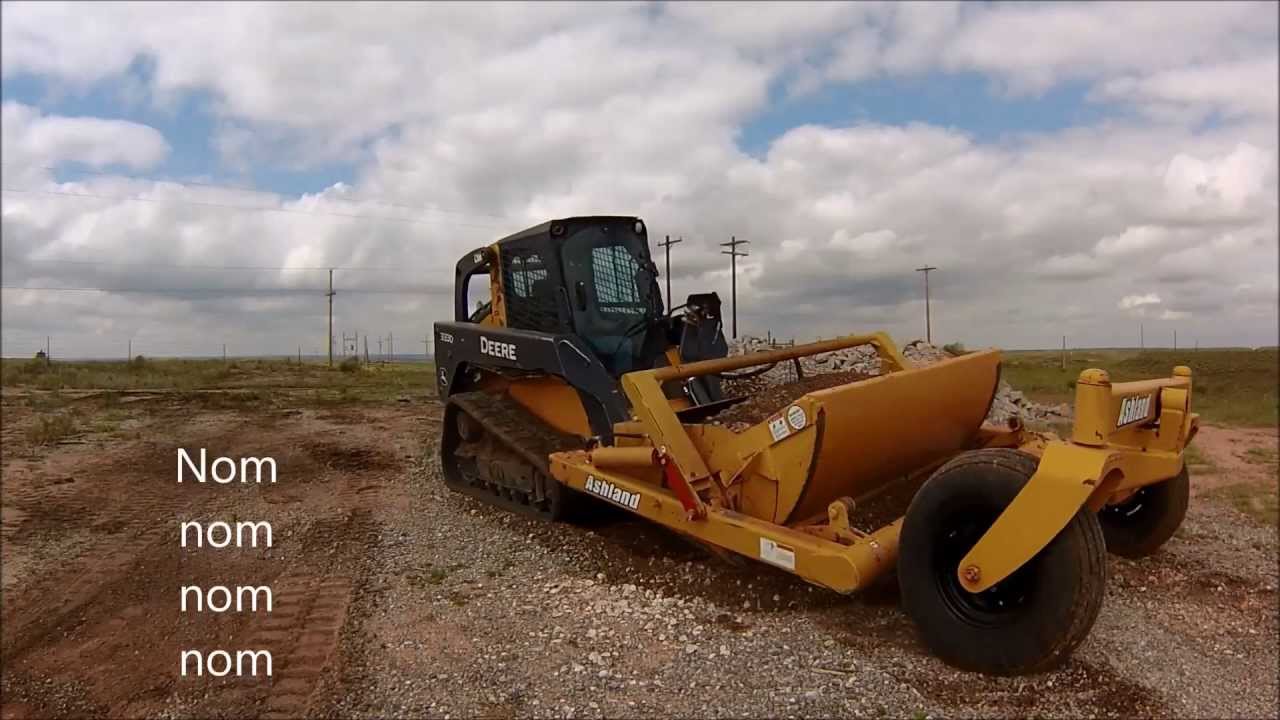 John Deere 333D with Ashland Ground Hog 2500 Scraper [HD]