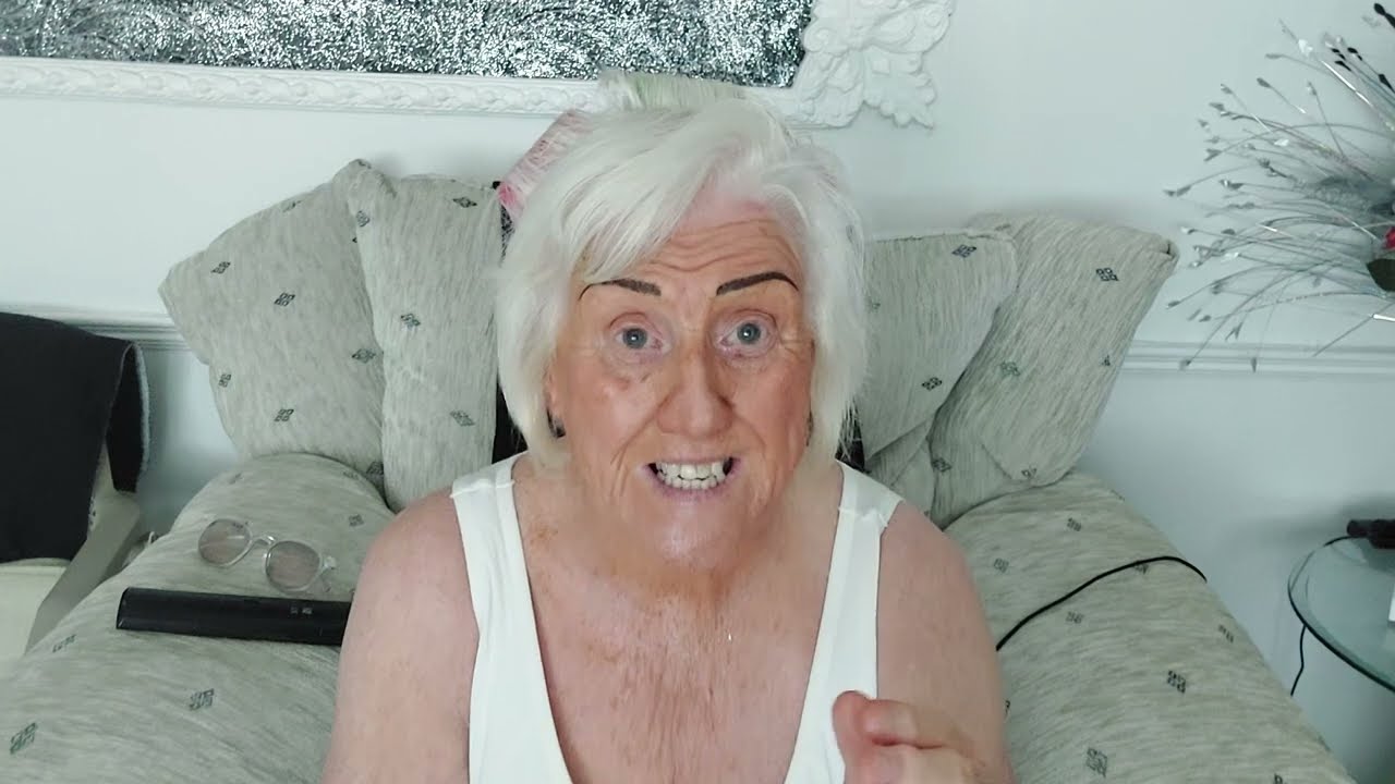 New tops,  well new to me! here I am again, your favourite youtube nan!! ( I hope) 🙏