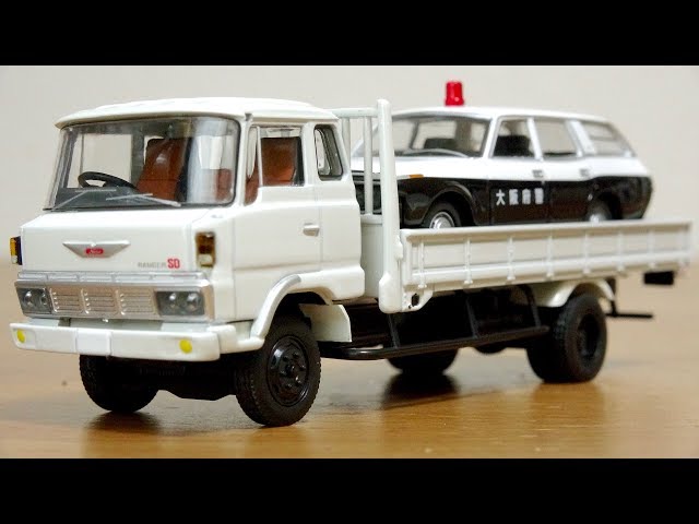 Tomica Limited Vintage Neo Hino Ranger KL545 & Toyota Crown Van