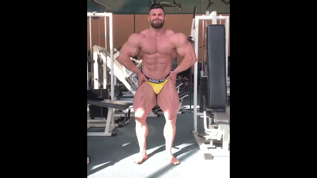 Ukrainian Bodybuilder Muscle Flexing #7