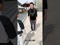 父亲伟大的选择,儿子的坚定的眼神,让人心疼!
