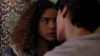 Ginny and Marcus come close - (Ginny & Georgia)