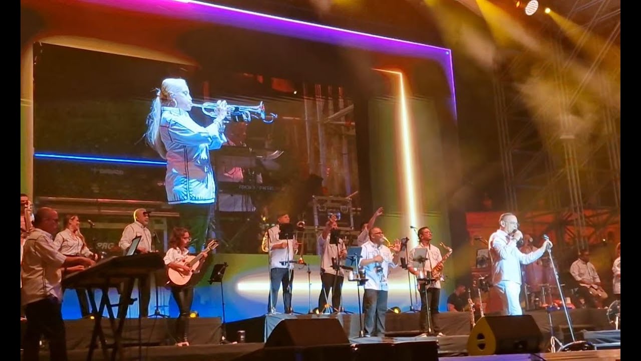 GILBERTO SANTA ROSA @ ME VOLVIERON A HABLAR DE ELLA @ ICONICA FEST SAVILLA