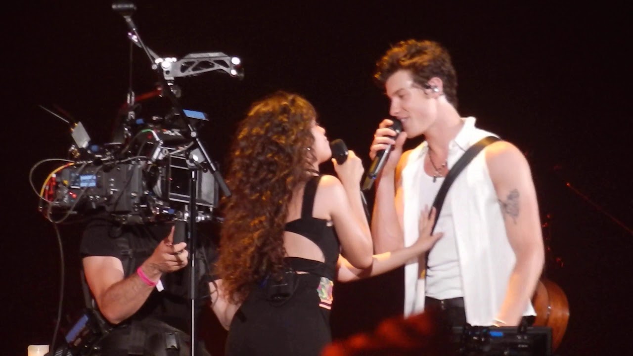 Shawn Mendes and Camila Cabello Señorita LIVE HD || ROGERS STADIUM