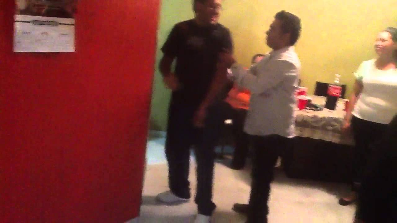 Tradicionales nalgadas cumplea-ñeras