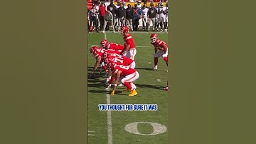 Patrick Mahomes faked the fake snap 😏