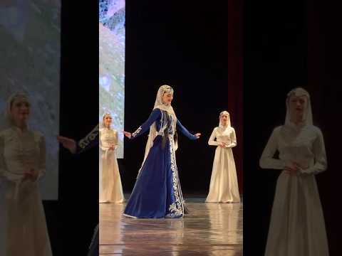 Горянки в красивом танце! #кавказ