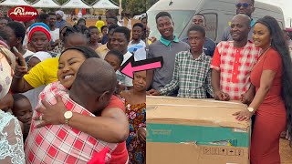TOUCHING🥹 Nana Ama Mcbrown’s Blind Classmate Almost Cried After Mcbrown Gifts Him Big Freezer