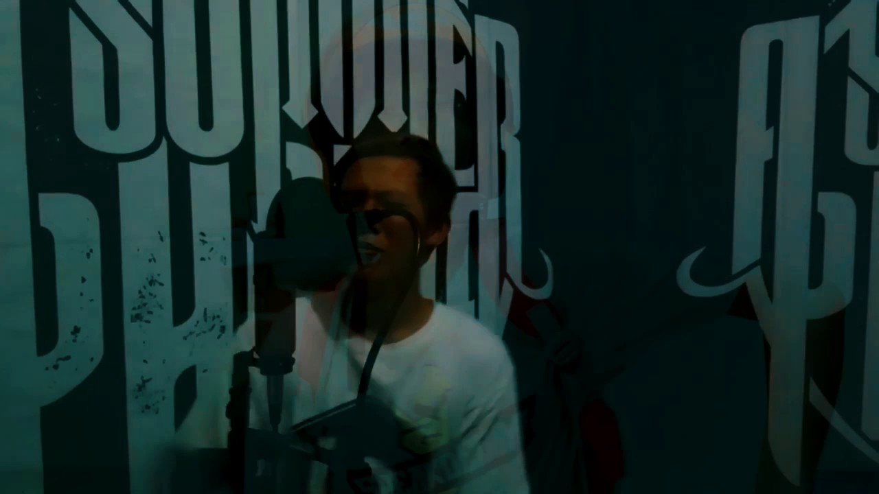 OM TELOLET OM VERSI SCREAM