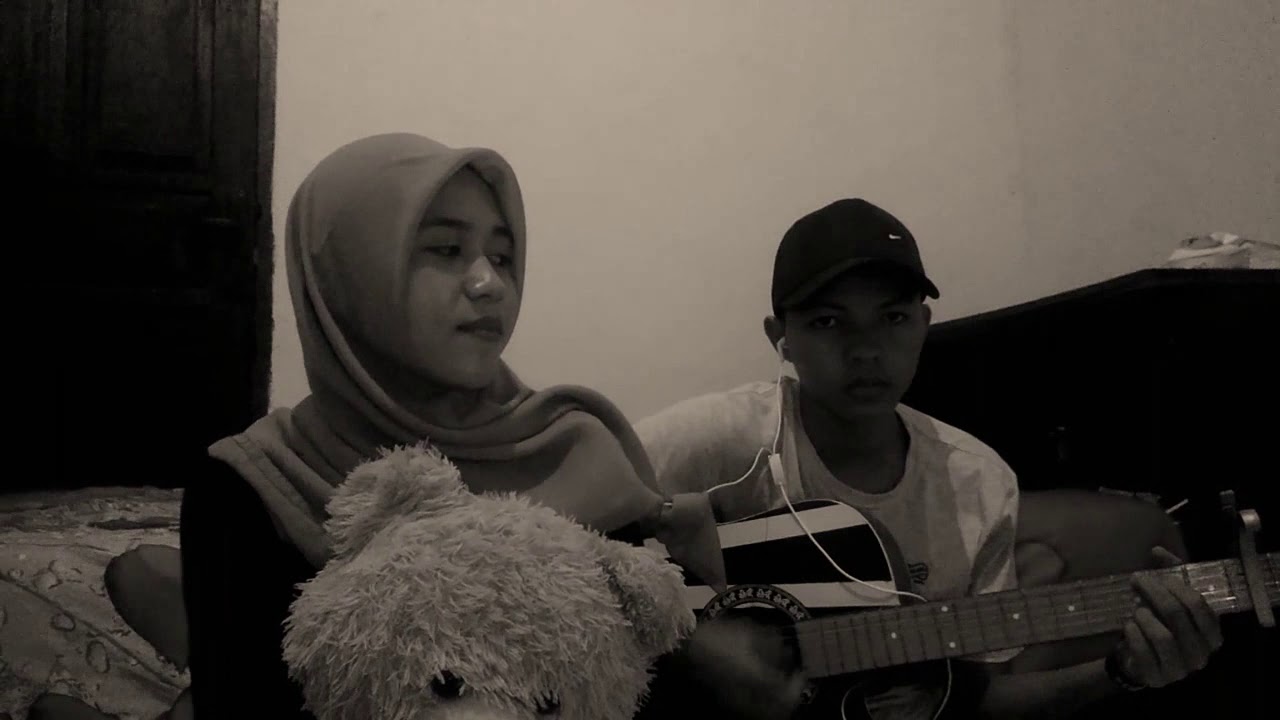 COVER LAGU "AISYAH ISTRI ROSULALLAH" BY: khilal maulana dan siti