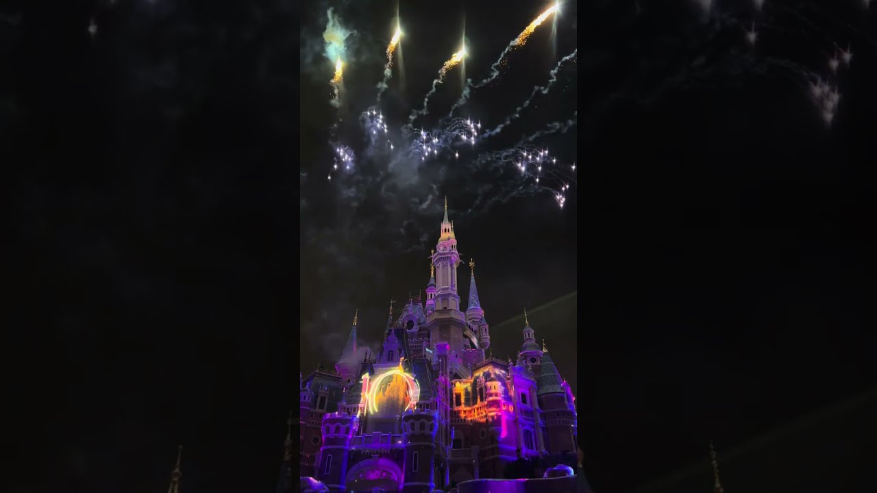 Shanghai Disney NYE castle celebration - “Ignite the New Year”
