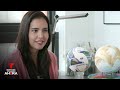 Artista paraguaya pinta sobre balones para mostrar su pasión por el fútbol | Noticias Telemundo