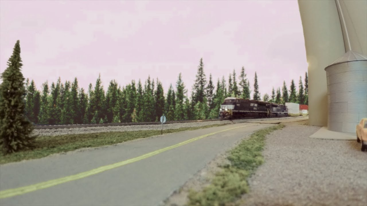 Norfolk Southern Intermodal Train in HO Scale YouTube