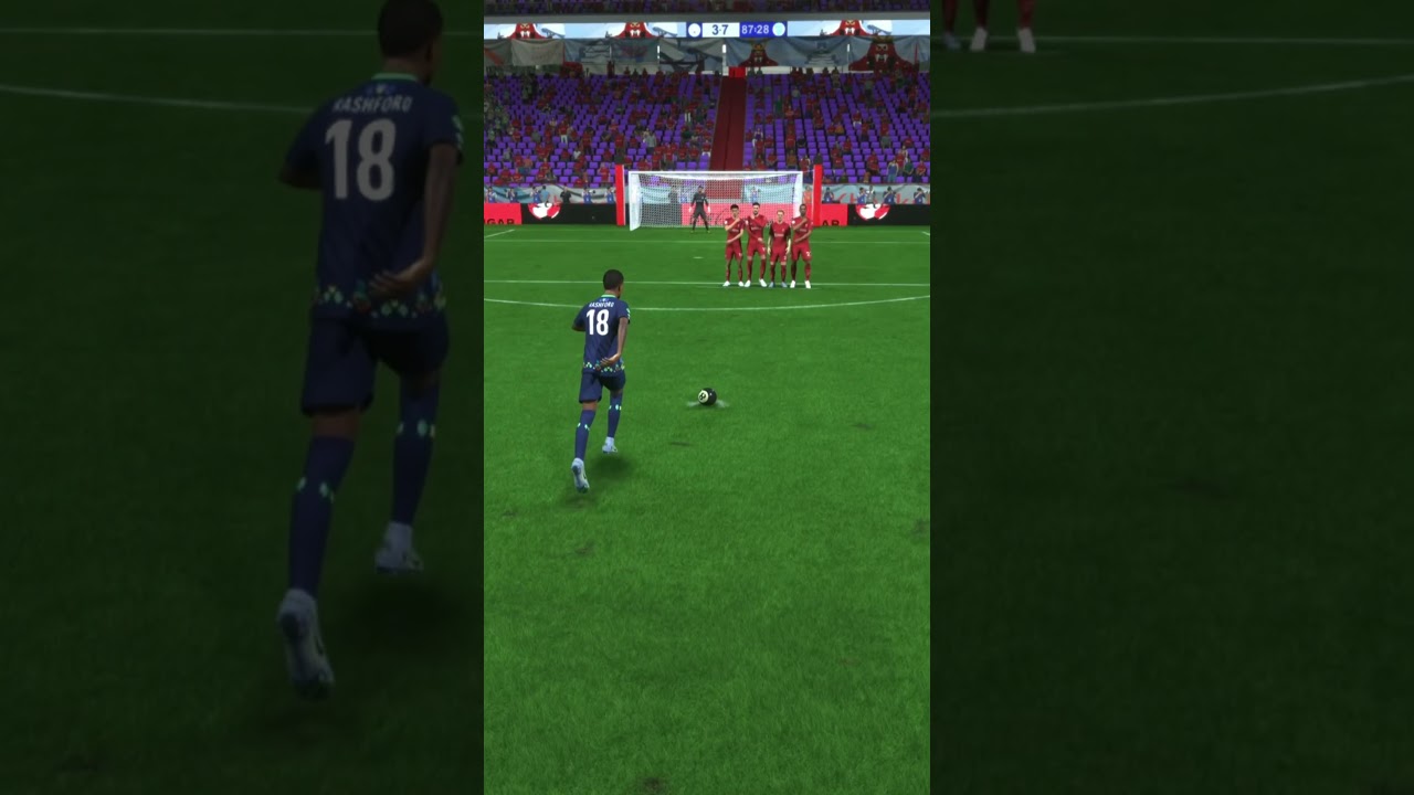 PERFECT KNUCKLE BALL FREE KICK with 98 Rashford 🔥 