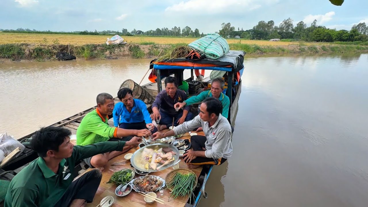 Vịt 4 kg Nấu Cháo Kèm Chuột Đồng Luộc Hèm Ngày Anh Toàn Nông Dân Cắt Lúa | Mưu Sinh Miền Quê