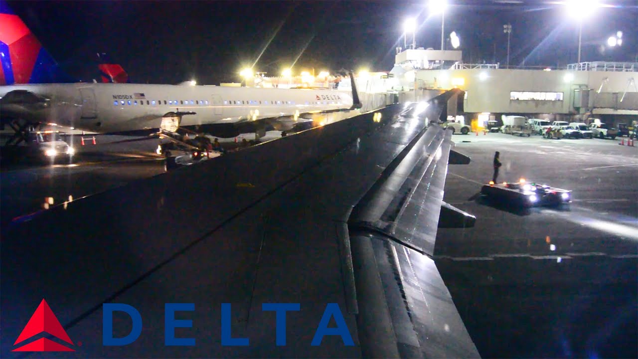 Delta Air Lines Airbus A319 Night Takeoff from New York LaGuardia (LGA)