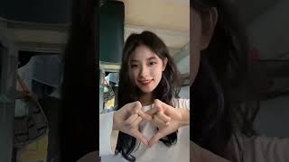 Thumb up the charming and lovely woman! #video