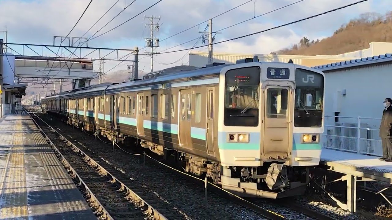 211系3000番台N331編成+N315編成　信越線安茂里駅到着から発車