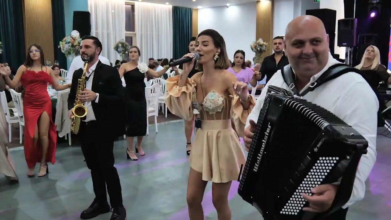 ALEENA - Colaj LIVE de folclor - hora & sarba