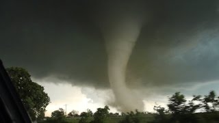 Storm Chasers Reveal How They Capture Heart-Stopping Tornado Moments