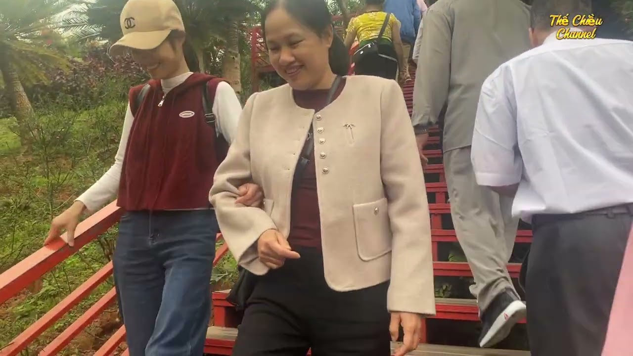 Trải nghiệm cầu kính tình yêu/ nhóm 1964