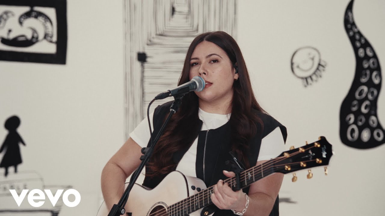 Gigi Perez - RADAR SESSIONS: Gigi Perez performs 'Sailor Song' Gigi Perez - RADAR SESSIONS: Gigi Perez performs 'Sailor Song'
