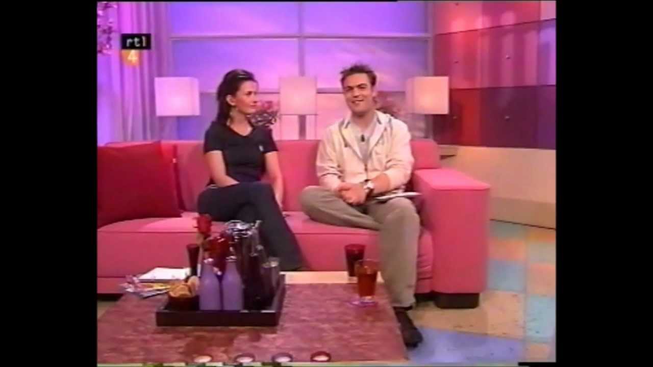 Lijn 4 - 1 aprilgrap met Mike Starink & Stella Gommans (01-04-2003)