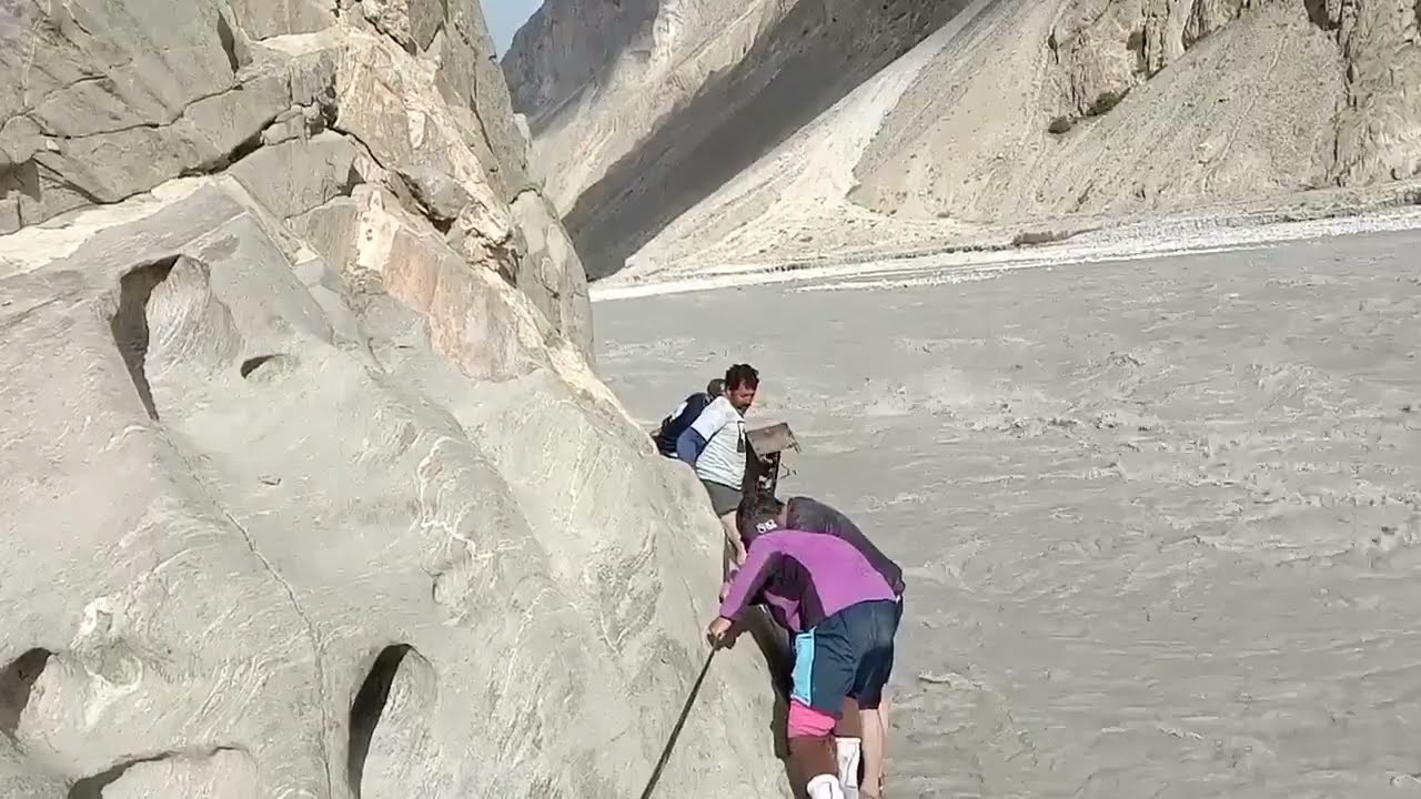 Most Dangerous Track On The Way Mighty K2 || Askole Shiger Valley | K2 Trekk Detail || Shanu Vlogs