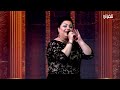 الفنانة سارة النويوي تحف لها بالجو التونسي في السهرية