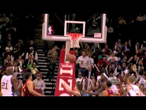 Kris Humphries huge block on the Ryan Hollins shot...