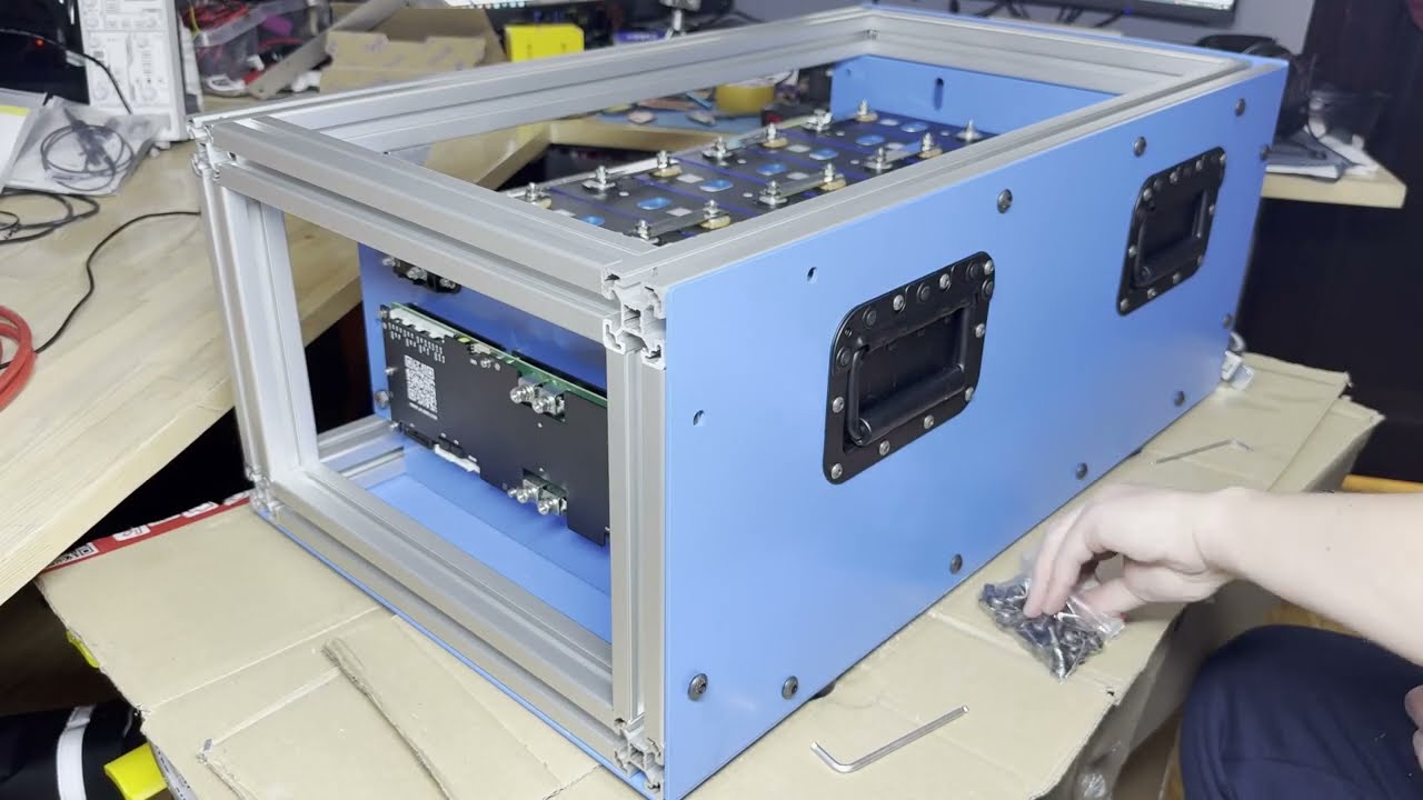 Budowa własnego magazynu energii LifePO4 16 kWh. Część 3 - finalny montaż obudowy