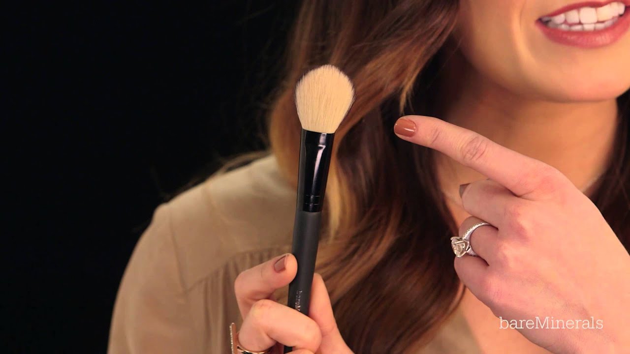 bareMinerals: NEW Dual-Finish Blush & Contour Brush