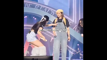 JEONGYEON TEASING NAYEON #twice #nayeon #jeongyeon #2yeon #twiceonce