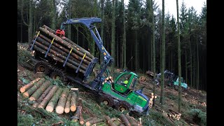 2 abatteuses et 3 porteurs John Deere sur la même coupe