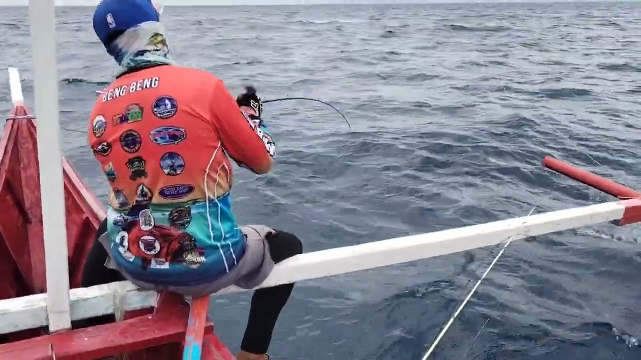 BIGLANG LUMAKAS ANG DAGAT PERO BIGLA NAMAN SILANG NANIBAD LIBRE NANAMAN ANG ULAM.. 