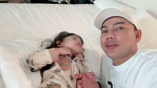 Download Lagu WOW.. THERE'S A FASHION SHOW IN FRONT OF THE ROOM MP3